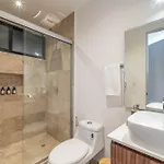 King With Balcony, Gym, Rooftop Pool Holiday home *