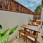 Chic 2br Condo, Private Jacuzzi And 2 Free Bikes *