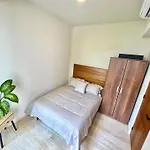 Chic 2br Condo, Private Jacuzzi And 2 Free Bikes *
