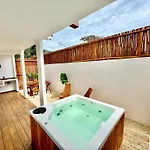 Apartamento Chic 2br Condo, Private Jacuzzi And 2 Free Bikes *