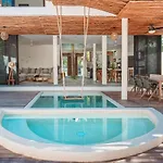 4br Jacuzzi Private Pool Gated Community *