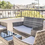 1 Bedroom In Downtown Walking Distance From Bars