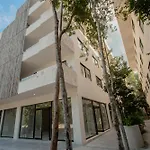 2Br, 2Baths, Rooftop Pool, 15 Minutes From Beach