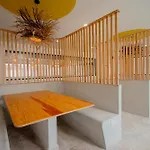 2Br, 2Baths, Rooftop Pool, 15 Minutes From Beach