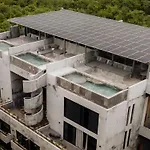 Barneys Ny Twin Penthouses - 2 Pools - Concierge