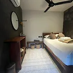 Hostal Meteora & Coffeehouse Tulum