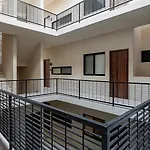 Sunset Serenity - Amply Private Terrace & Pool & Gym & Beach Club Access