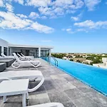 Modern Studio With Rooftop Pool + 500Mb Internet Fast Speed