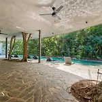 2 Br. Ph Wprivate Pool In Luxury Gated Community