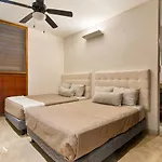 2 Br. Ph Wprivate Pool In Luxury Gated Community