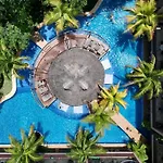 Tropical Haven - Luxury Apartment With Private Rooftop Pool And Amazing Pool View