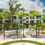 Central Park Lagunas - Luxury Modern Condo With Kitchen