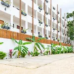 Pool & Rooftop In Tulum 2 Bedrooms Apartment