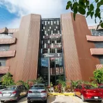 One Block From Beach In Hotel Zone Free Beach Club
