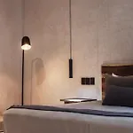 Umi Hotel *