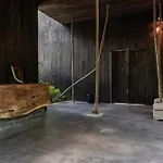 Hotel Umi *