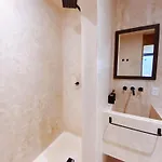 Makan Brand New 2-bedroom With Patio And Pool *