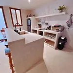 Makan Brand New 2-bedroom With Patio And Pool