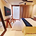 Makan Brand New 2-Bedroom Apt With Patio And Pool