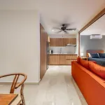 Сasa de vacaciones Lux With Rooftop Pool Gym Private Balcony *