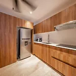 Lux With Rooftop Pool Gym Private Balcony *