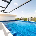 Lux With Rooftop Pool Gym Private Balcony Сasa de vacaciones *
