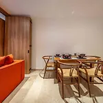 Сasa de vacaciones Lux With Rooftop Pool Gym Private Balcony *