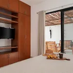 Casa Laura - - Private Townhome For 6 Guest - 3 Bedrooms - 5 Beds- Restaurant Walking Distance Apartamento Tulum