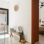 Casa Laura - - Private Townhome For 6 Guest - 3 Bedrooms - 5 Beds- Restaurant Walking Distance * Tulum