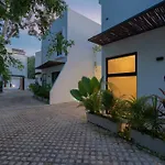 Casa Laura - - Private Townhome For 6 Guest - 3 Bedrooms - 5 Beds- Restaurant Walking Distance Apartamento