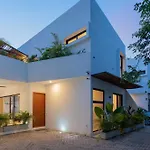 Casa Laura - - Private Townhome For 6 Guest - 3 Bedrooms - 5 Beds- Restaurant Walking Distance * Tulum