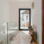 Casa Laura - - Private Townhome For 6 Guest - 3 Bedrooms - 5 Beds- Restaurant Walking Distance Tulum