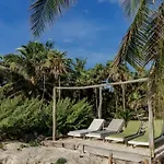 Beautiful 5 Bedroom Beachfront Villa