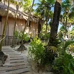 Beautiful 5 Bedroom Beachfront Villa