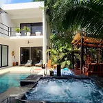 Azul Luxury For Less *
