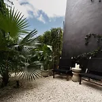 Villa Design Luxury Duo Villas, 24 Pax, 5 Pools & 2 Rooftops, Bbq, Near *