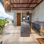 2 Bedroom With Direct Walk-Out To Pool, Sauna, And Gym