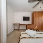 Lux 2 Bd With Balcony And Rooftop Pool At Aldea Zama Apartamento *