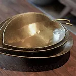 Contemporary Condo Central & Well-Located