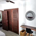 Villa Tucanes 5 Bdr 10 Ppl Tulum