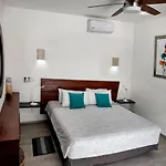 Villa Tucanes 5 Bdr 10 Ppl