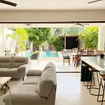 Luxury House Tomanoa - 10Pers - 4Rooms - Pool - Hotjacuzzi - Speed Wifi -Waterfall