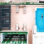 Zendero Hotel 4*