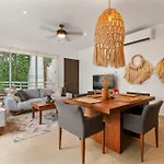 Encanto Private Balcony 2 Pools Gym Only 5 Minutes To Beaches Apartment *