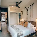 Boho Jungle - Pvt Pool -100mbs- Concierge 7a Villa *