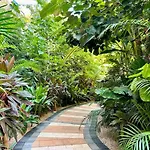 Relaxing Lakeside Retreat Pool, Hot Tub Y Patio