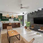 Luxury Private 23 Meters Pool & Concierge Villa