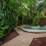 Apartamento Charming Getaway In Prime Location *
