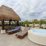 Apartment Penthouse Private Rooftop Terrace With Jacuzzi Tulum