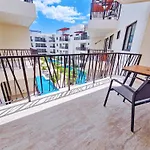 1 Bedroom With King Bed And Balcony With Amenities View